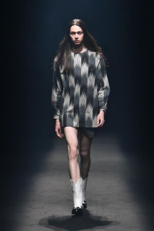 10/38 | WISHARAWISH Spring 2026 | Photo Credit: JFWO Japan Fashion Week Organization WISHARAWISH Spring 2026 | Photo Credit: JFWO Japan Fashion Week Organization