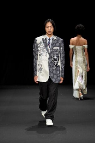 3/16 | WooLeeX (Global Fashion Collective) Spring 2026 | Photo Credit: JFWO Japan Fashion Week Organization WooLeeX (Global Fashion Collective) Spring 2026 | Photo Credit: JFWO Japan Fashion Week Organization