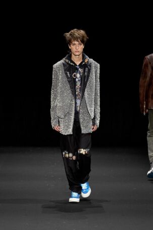 7/16 | WooLeeX (Global Fashion Collective) Spring 2026 | Photo Credit: JFWO Japan Fashion Week Organization WooLeeX (Global Fashion Collective) Spring 2026 | Photo Credit: JFWO Japan Fashion Week Organization