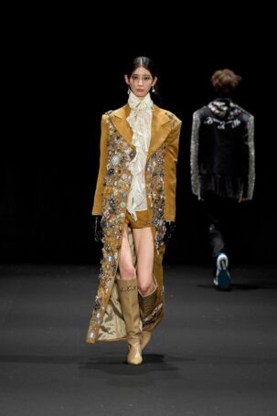8/16 | WooLeeX (Global Fashion Collective) Spring 2026 | Photo Credit: JFWO Japan Fashion Week Organization WooLeeX (Global Fashion Collective) Spring 2026 | Photo Credit: JFWO Japan Fashion Week Organization