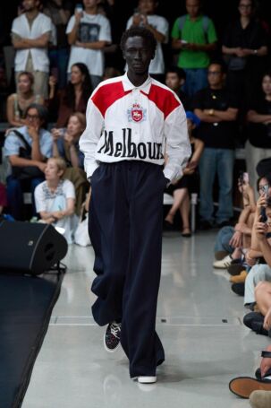 2/35 | yoshiokubo Spring 2026 | Photo Credit: JFWO Japan Fashion Week Organization yoshiokubo Spring 2026 | Photo Credit: JFWO Japan Fashion Week Organization