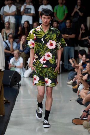 10/35 | yoshiokubo Spring 2026 | Photo Credit: JFWO Japan Fashion Week Organization yoshiokubo Spring 2026 | Photo Credit: JFWO Japan Fashion Week Organization
