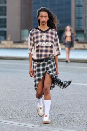 6/32 | Alis Spring 2026 | Photo: James Cochrane | Courtesy of Copenhagen Fashion Week Alis Spring 2026 | Photo: James Cochrane | Courtesy of Copenhagen Fashion Week