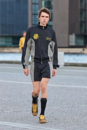 10/32 | Alis Spring 2026 | Photo: James Cochrane | Courtesy of Copenhagen Fashion Week Alis Spring 2026 | Photo: James Cochrane | Courtesy of Copenhagen Fashion Week