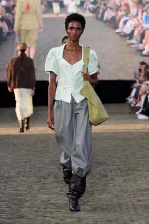 10/44 | Baum und Pferdgarten Spring 2026 | Photo: James Cochrane | Courtesy of Copenhagen Fashion Week Baum und Pferdgarten Spring 2026 | Photo: James Cochrane | Courtesy of Copenhagen Fashion Week