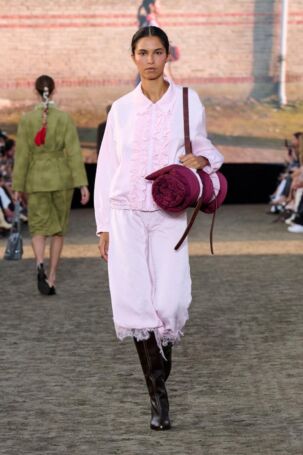 11/44 | Baum und Pferdgarten Spring 2026 | Photo: James Cochrane | Courtesy of Copenhagen Fashion Week Baum und Pferdgarten Spring 2026 | Photo: James Cochrane | Courtesy of Copenhagen Fashion Week