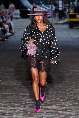 3/38 | Caro Editions Spring 2026 | Photo: James Cochrane | Courtesy of Copenhagen Fashion Week Caro Editions Spring 2026 | Photo: James Cochrane | Courtesy of Copenhagen Fashion Week