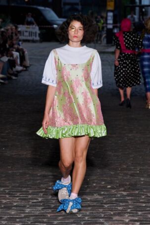 9/38 | Caro Editions Spring 2026 | Photo: James Cochrane | Courtesy of Copenhagen Fashion Week Caro Editions Spring 2026 | Photo: James Cochrane | Courtesy of Copenhagen Fashion Week