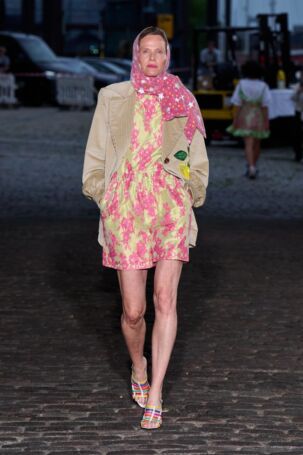 10/38 | Caro Editions Spring 2026 | Photo: James Cochrane | Courtesy of Copenhagen Fashion Week Caro Editions Spring 2026 | Photo: James Cochrane | Courtesy of Copenhagen Fashion Week