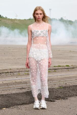 2/36 | Cecilie Bahnsen Spring 2026 | Photo: James Cochrane | Courtesy of Copenhagen Fashion Week Cecilie Bahnsen Spring 2026 | Photo: James Cochrane | Courtesy of Copenhagen Fashion Week