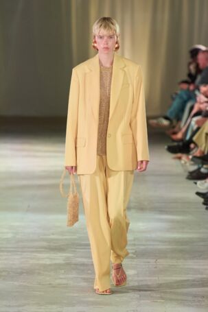 2/32 | CMMN SWDN Spring 2026 | Photo: James Cochrane | Courtesy of Copenhagen Fashion Week CMMN SWDN Spring 2026 | Photo: James Cochrane | Courtesy of Copenhagen Fashion Week