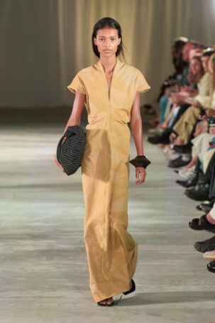 11/32 | CMMN SWDN Spring 2026 | Photo: James Cochrane | Courtesy of Copenhagen Fashion Week CMMN SWDN Spring 2026 | Photo: James Cochrane | Courtesy of Copenhagen Fashion Week