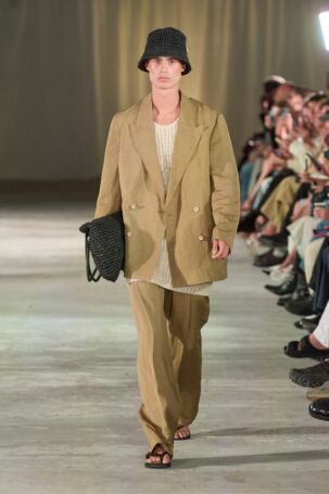 12/32 | CMMN SWDN Spring 2026 | Photo: James Cochrane | Courtesy of Copenhagen Fashion Week CMMN SWDN Spring 2026 | Photo: James Cochrane | Courtesy of Copenhagen Fashion Week