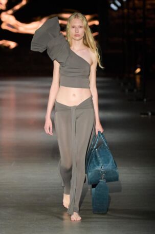 4/32 | Deadwood Spring 2026 | Photo: James Cochrane | Courtesy of Copenhagen Fashion Week Deadwood Spring 2026 | Photo: James Cochrane | Courtesy of Copenhagen Fashion Week