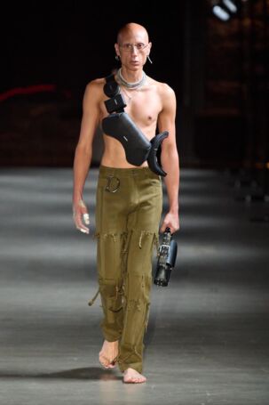 7/32 | Deadwood Spring 2026 | Photo: James Cochrane | Courtesy of Copenhagen Fashion Week Deadwood Spring 2026 | Photo: James Cochrane | Courtesy of Copenhagen Fashion Week