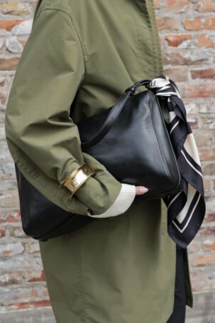 5/32 | Details at Filippa K Spring 2026 | Photo: James Cochrane | Courtesy of Copenhagen Fashion Week Details at Filippa K Spring 2026 | Photo: James Cochrane | Courtesy of Copenhagen Fashion Week