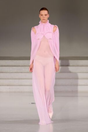 3/30 | Forza Collective Spring 2026 | Photo: James Cochrane | Courtesy of Copenhagen Fashion Week Forza Collective Spring 2026 | Photo: James Cochrane | Courtesy of Copenhagen Fashion Week