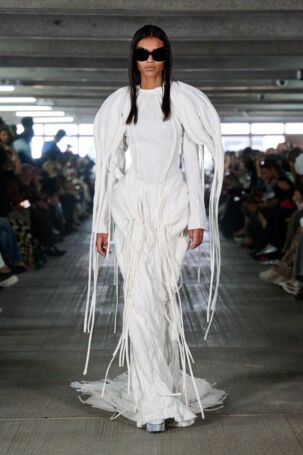 1/25 | Han Kjøbenhavn Spring 2026 | Photo: James Cochrane | Courtesy of Copenhagen Fashion Week Han Kjøbenhavn Spring 2026 | Photo: James Cochrane | Courtesy of Copenhagen Fashion Week