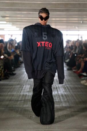 4/25 | Han Kjøbenhavn Spring 2026 | Photo: James Cochrane | Courtesy of Copenhagen Fashion Week Han Kjøbenhavn Spring 2026 | Photo: James Cochrane | Courtesy of Copenhagen Fashion Week