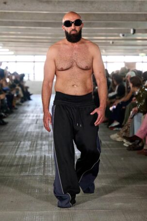 8/25 | Han Kjøbenhavn Spring 2026 | Photo: James Cochrane | Courtesy of Copenhagen Fashion Week Han Kjøbenhavn Spring 2026 | Photo: James Cochrane | Courtesy of Copenhagen Fashion Week