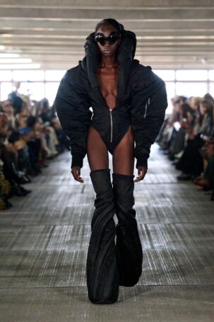 9/25 | Han Kjøbenhavn Spring 2026 | Photo: James Cochrane | Courtesy of Copenhagen Fashion Week Han Kjøbenhavn Spring 2026 | Photo: James Cochrane | Courtesy of Copenhagen Fashion Week