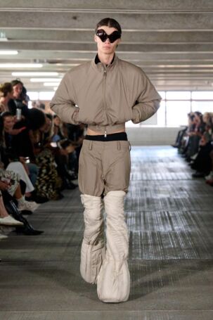 10/25 | Han Kjøbenhavn Spring 2026 | Photo: James Cochrane | Courtesy of Copenhagen Fashion Week Han Kjøbenhavn Spring 2026 | Photo: James Cochrane | Courtesy of Copenhagen Fashion Week