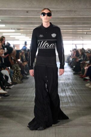 11/25 | Han Kjøbenhavn Spring 2026 | Photo: James Cochrane | Courtesy of Copenhagen Fashion Week Han Kjøbenhavn Spring 2026 | Photo: James Cochrane | Courtesy of Copenhagen Fashion Week