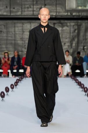 3/56 | Henrik Vibskov Spring 2026 | Photo: James Cochrane | Courtesy of Copenhagen Fashion Week Henrik Vibskov Spring 2026 | Photo: James Cochrane | Courtesy of Copenhagen Fashion Week