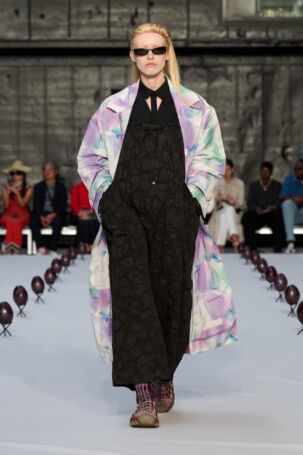 5/56 | Henrik Vibskov Spring 2026 | Photo: James Cochrane | Courtesy of Copenhagen Fashion Week Henrik Vibskov Spring 2026 | Photo: James Cochrane | Courtesy of Copenhagen Fashion Week
