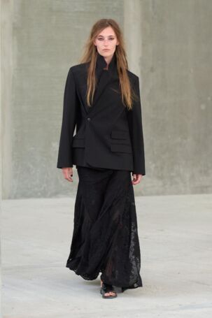 3/36 | Herskind Spring 2026 | Photo: James Cochrane | Courtesy of Copenhagen Fashion Week Herskind Spring 2026 | Photo: James Cochrane | Courtesy of Copenhagen Fashion Week