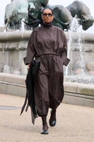 12/30 | MKDT Studio Spring 2026 | Photo: James Cochrane | Courtesy of Copenhagen Fashion Week MKDT Studio Spring 2026 | Photo: James Cochrane | Courtesy of Copenhagen Fashion Week