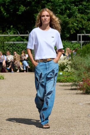 1/54 | Munthe Spring 2026 | Photo: James Cochrane | Courtesy of Copenhagen Fashion Week Munthe Spring 2026 | Photo: James Cochrane | Courtesy of Copenhagen Fashion Week