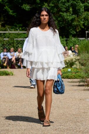 4/54 | Munthe Spring 2026 | Photo: James Cochrane | Courtesy of Copenhagen Fashion Week Munthe Spring 2026 | Photo: James Cochrane | Courtesy of Copenhagen Fashion Week