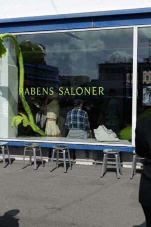 2/32 | Rabens Saloner Presentation Spring 2026 | Photo: James Cochrane | Courtesy of Copenhagen Fashion Week Rabens Saloner Presentation Spring 2026 | Photo: James Cochrane | Courtesy of Copenhagen Fashion Week