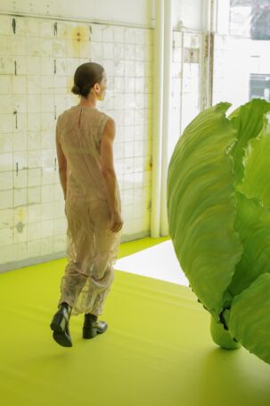 12/32 | Rabens Saloner Presentation Spring 2026 | Photo: James Cochrane | Courtesy of Copenhagen Fashion Week Rabens Saloner Presentation Spring 2026 | Photo: James Cochrane | Courtesy of Copenhagen Fashion Week