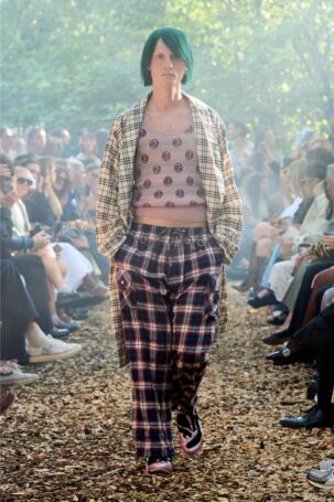 4/32 | Rolf Ekroth Spring 2026 | Photo: James Cochrane | Courtesy of Copenhagen Fashion Week Rolf Ekroth Spring 2026 | Photo: James Cochrane | Courtesy of Copenhagen Fashion Week