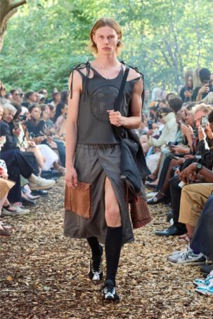 9/32 | Rolf Ekroth Spring 2026 | Photo: James Cochrane | Courtesy of Copenhagen Fashion Week Rolf Ekroth Spring 2026 | Photo: James Cochrane | Courtesy of Copenhagen Fashion Week