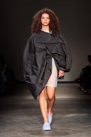 3/106 | The Royal Danish Academy Spring 2026 | Photo: James Cochrane | Courtesy of Copenhagen Fashion Week The Royal Danish Academy Spring 2026 | Photo: James Cochrane | Courtesy of Copenhagen Fashion Week