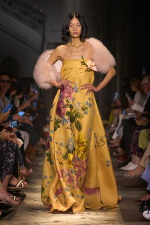 7/58 | Elie Saab | Fall 2025 Haute Couture | Courtesy of Elie Saab Elie Saab | Fall 2025 Haute Couture | Courtesy of Elie Saab