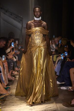 10/58 | Elie Saab | Fall 2025 Haute Couture | Courtesy of Elie Saab Elie Saab | Fall 2025 Haute Couture | Courtesy of Elie Saab
