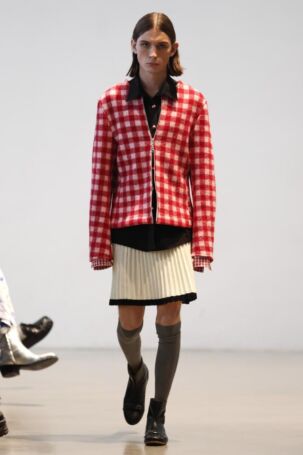 4/19 | Andrej Gronau Spring 2026 | Photo: Boris Marberg | Courtesy of Berlin Fashion Week Andrej Gronau Spring 2026 | Photo: Boris Marberg | Courtesy of Berlin Fashion Week