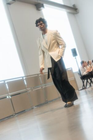 1/20 | Setting at Andrej Gronau Spring 2026 | Photo: Ines Bahr | Courtesy of Berlin Fashion Week Setting at Andrej Gronau Spring 2026 | Photo: Ines Bahr | Courtesy of Berlin Fashion Week