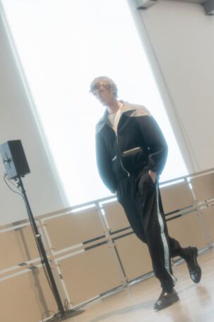 4/20 | Setting at Andrej Gronau Spring 2026 | Photo: Ines Bahr | Courtesy of Berlin Fashion Week Setting at Andrej Gronau Spring 2026 | Photo: Ines Bahr | Courtesy of Berlin Fashion Week