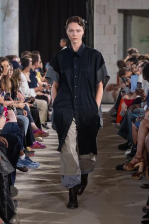 2/39 | BUZIGAHILL Spring 2026 | Photo: Andreas Hofrichter | Courtesy of Berlin Fashion Week BUZIGAHILL Spring 2026 | Photo: Andreas Hofrichter | Courtesy of Berlin Fashion Week