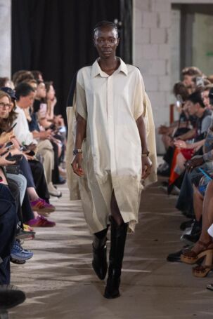 4/39 | BUZIGAHILL Spring 2026 | Photo: Andreas Hofrichter | Courtesy of Berlin Fashion Week BUZIGAHILL Spring 2026 | Photo: Andreas Hofrichter | Courtesy of Berlin Fashion Week