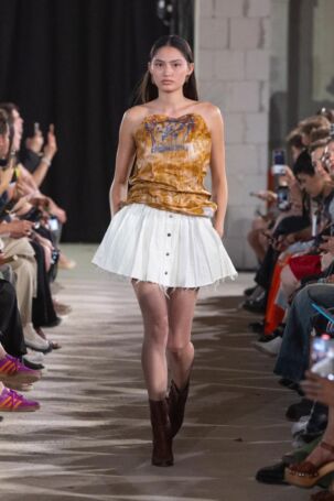 7/39 | BUZIGAHILL Spring 2026 | Photo: Andreas Hofrichter | Courtesy of Berlin Fashion Week BUZIGAHILL Spring 2026 | Photo: Andreas Hofrichter | Courtesy of Berlin Fashion Week