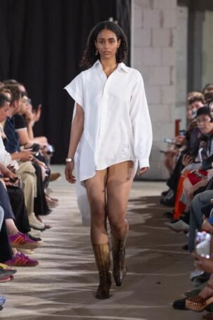 8/39 | BUZIGAHILL Spring 2026 | Photo: Andreas Hofrichter | Courtesy of Berlin Fashion Week BUZIGAHILL Spring 2026 | Photo: Andreas Hofrichter | Courtesy of Berlin Fashion Week