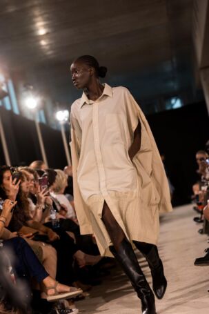 1/15 | Setting at BUZIGAHILL Spring 2026 | Photo: Ines Bahr | Courtesy of Berlin Fashion Week Setting at BUZIGAHILL Spring 2026 | Photo: Ines Bahr | Courtesy of Berlin Fashion Week