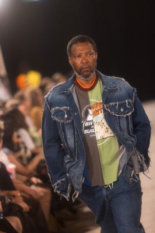 4/15 | Setting at BUZIGAHILL Spring 2026 | Photo: Ines Bahr | Courtesy of Berlin Fashion Week Setting at BUZIGAHILL Spring 2026 | Photo: Ines Bahr | Courtesy of Berlin Fashion Week