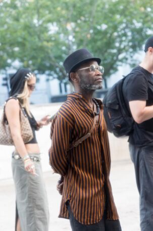 3/10 Guest at BUZIGAHILL Spring 2026, Berlin Fashion Week | Photo: Ines Bahr | Courtesy of Berlin Fashion Week Guest at BUZIGAHILL Spring 2026, Berlin Fashion Week | Photo: Ines Bahr | Courtesy of Berlin Fashion Week